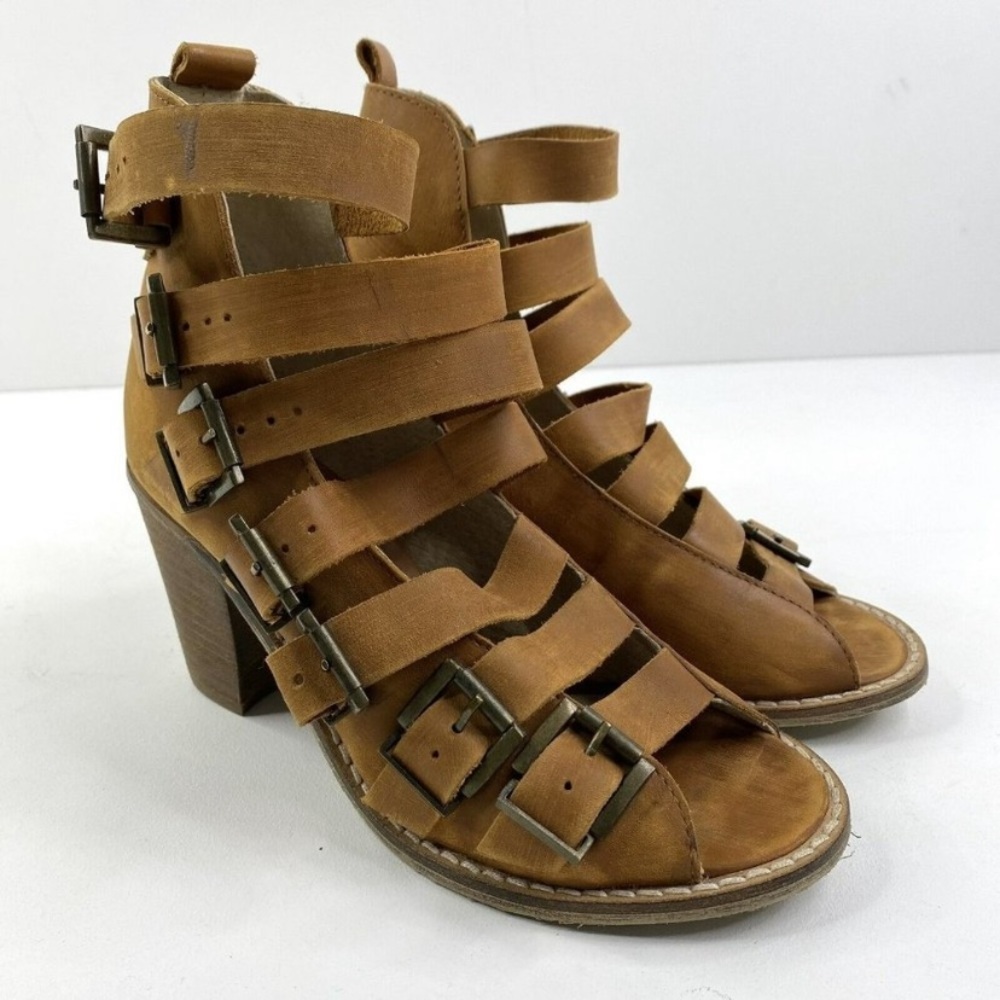 Free People Size 38 US 8 Canton Buckle Open Toe
Sandals Chunky Heels Shoes